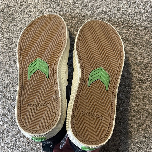 Men's Black High-Top Cariuma Sneakers - Picture 3 of 3